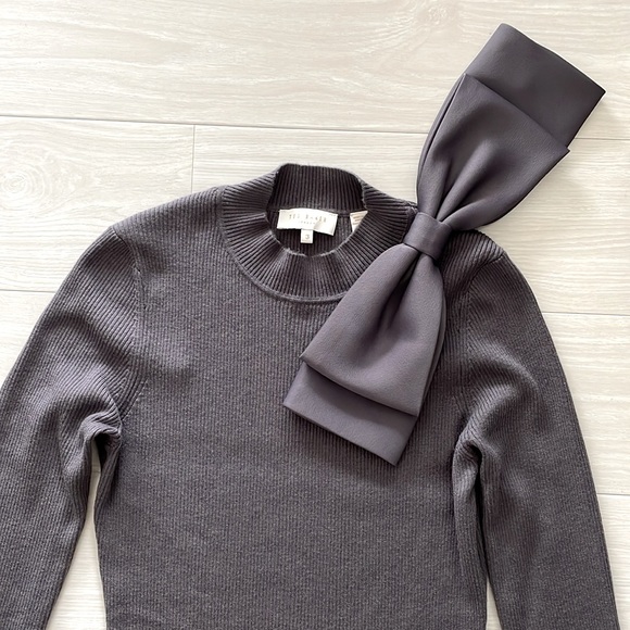 Ted Baker London Grey Cashmere Blend Knit Top w/ Shoulder Bow - Picture 3 of 13
